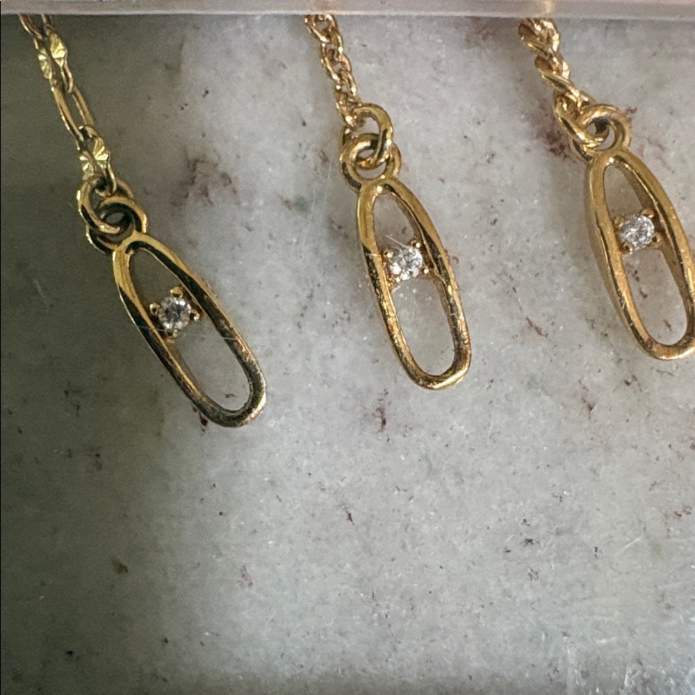 Kendra Scott gold triple layering chains. - Picture 13 of 13